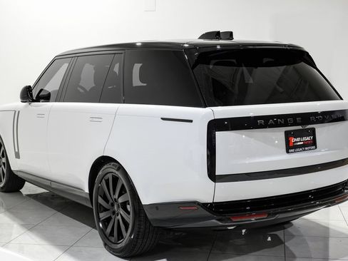 Used 2025 Land Rover Range Rover Long Wheelbase SE image 9