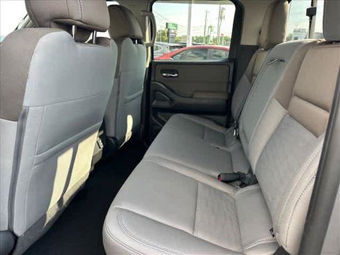 Used 2022 Nissan Frontier SV w/ Technology Package AWD/4WD image 15