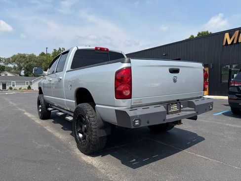 Used 2009 Dodge Ram 2500 Truck SLT w/ Popular Equipment Group AWD/4WD image 2