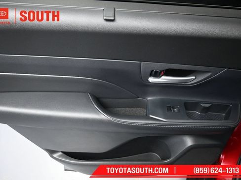 Used 2024 Toyota Grand Highlander AWD image 34