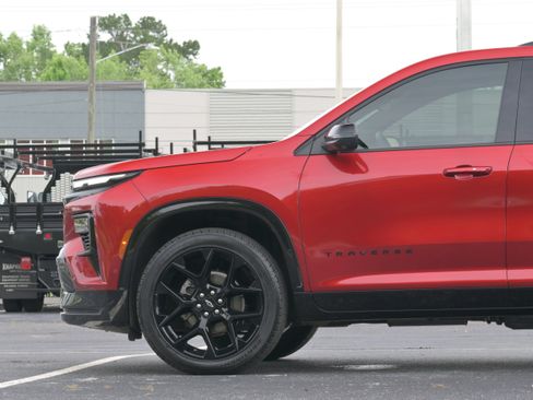 Used 2024 Chevrolet Traverse RS AWD/4WD image 5