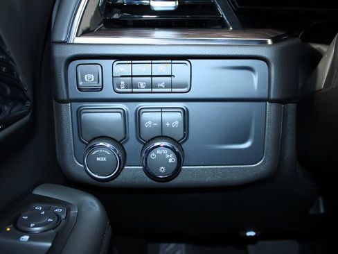 Used 2026 Chevrolet Tahoe LT w/ LPO, Dark Essentials Package RWD image 17