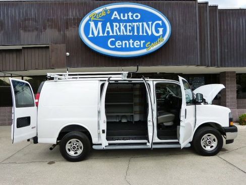 Used 2023 GMC Savana 2500 w/ Driver Convenience Package image 22