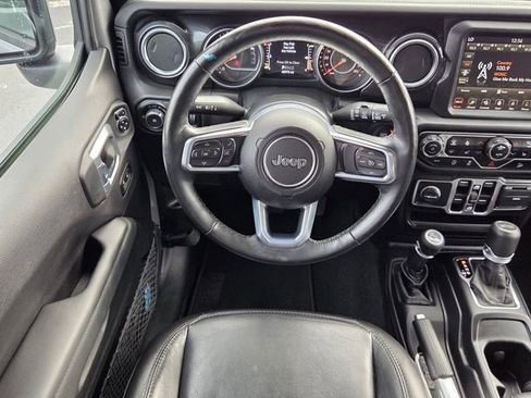 Used 2020 Jeep Wrangler Unlimited Sahara AWD/4WD image 6