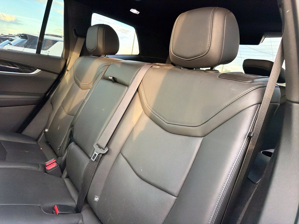 Used 2023 Cadillac XT6 Premium Luxury FWD image 14