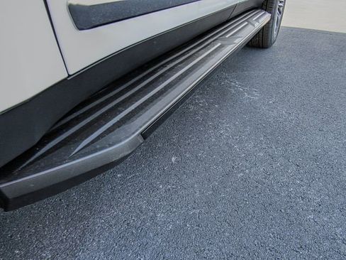 New 2026 GMC Yukon Elevation image 9