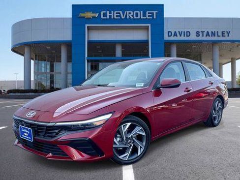 Used 2025 Hyundai Elantra Limited FWD image 1