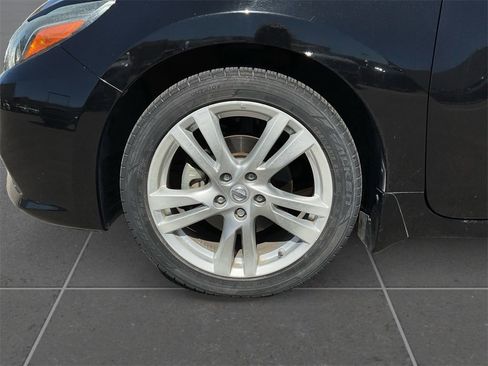 Used 2017 Nissan Altima 3.5 SL w/ 3.5SL Technology Package image 10
