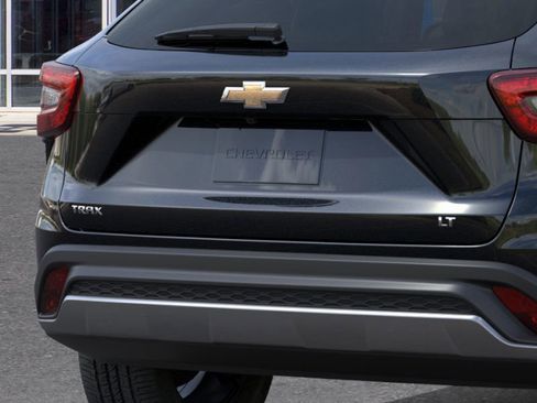 New 2026 Chevrolet Trax LT w/ Midnight Edition image 16