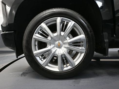 Used 2023 Chevrolet Silverado 1500 High Country w/ High Country Premium Package AWD/4WD image 20