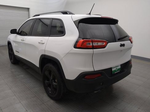 Used 2018 Jeep Cherokee Latitude w/ Altitude Package image 5