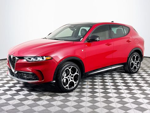 Used 2024 Alfa Romeo Tonale Ti w/ Active Assist Package image 4