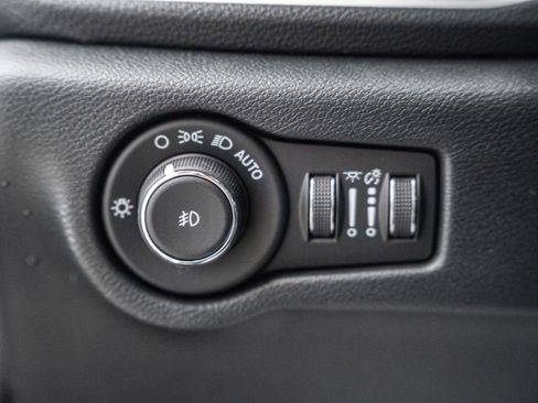 New 2026 Chrysler Pacifica Select image 38