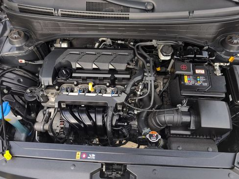 Used 2025 Hyundai Venue SEL FWD image 34