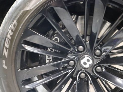 Used 2021 Bentley Bentayga Speed AWD/4WD image 3