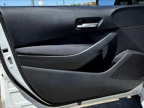 Used 2021 Toyota Corolla LE FWD image 22