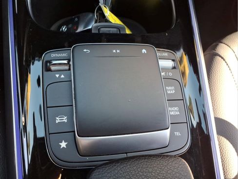 Certified 2022 Mercedes-Benz GLB 250 4MATIC image 30