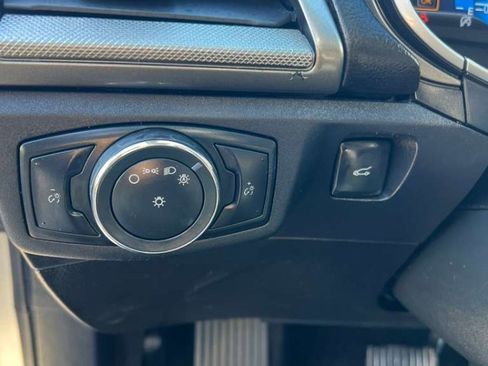 Used 2017 Ford Fusion SE w/ Fusion SE Technology Package image 33