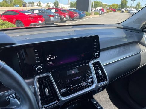 Used 2023 Kia Sorento SX AWD/4WD image 16