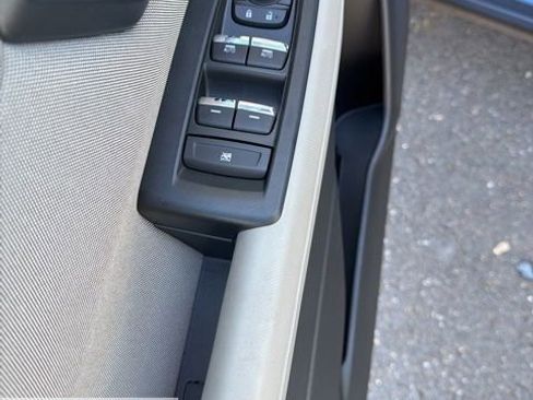 Certified 2025 Subaru Forester Premium AWD/4WD image 35