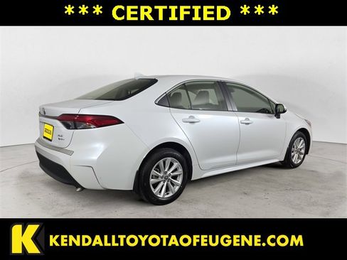 Certified 2025 Toyota Corolla XLE image 5