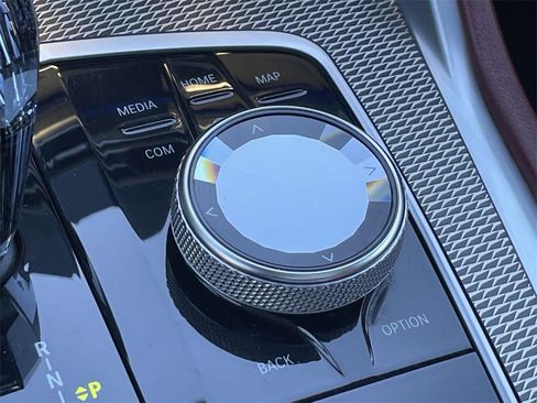 Used 2022 BMW X6 xDrive40i w/ Executive Package image 31