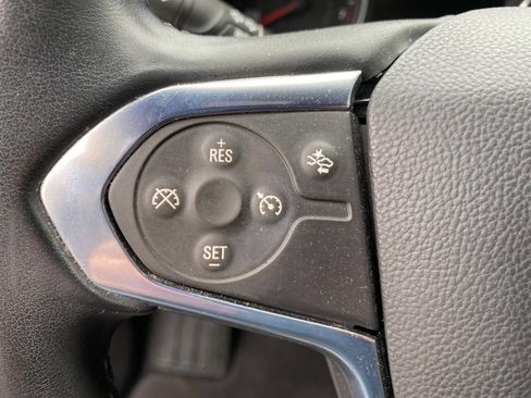 Used 2023 Chevrolet Traverse LT image 31