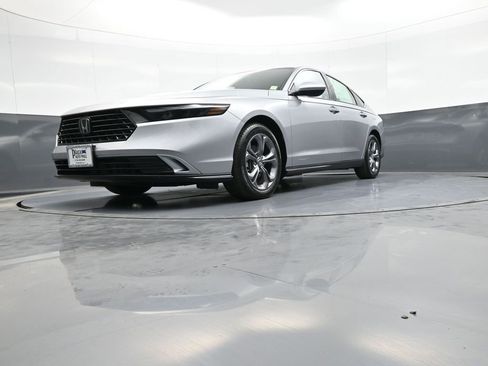 Used 2024 Honda Accord EX image 26