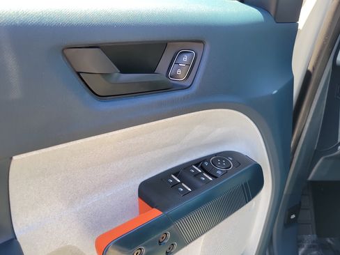 Certified 2024 Ford Maverick XLT FWD image 18