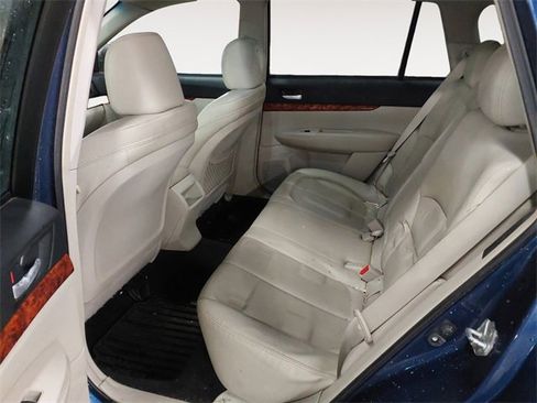 Used 2011 Subaru Outback 2.5i Limited image 13