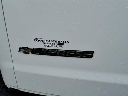 Used 2019 Chevrolet Express 2500 Extended w/ Driver Convenience Package RWD image 5