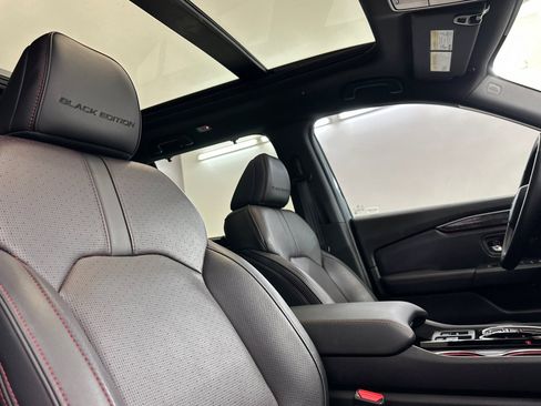 Used 2025 Honda Pilot Black Edition image 32