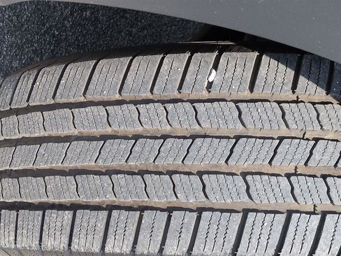 Used 2017 Toyota Highlander Limited FWD image 11