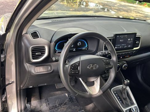 Used 2026 Hyundai Venue SEL FWD image 33