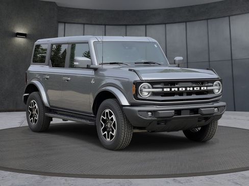 Used 2022 Ford Bronco Outer Banks AWD/4WD image 4