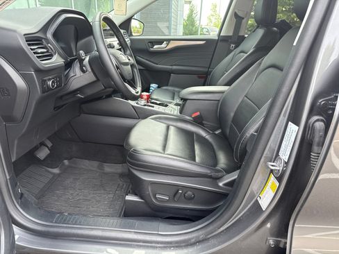 Used 2022 Ford Escape Titanium w/ Class II Trailer Tow Package AWD/4WD image 9