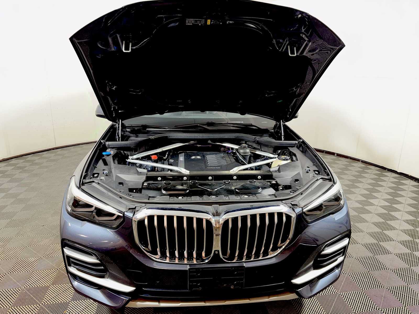 Used 2022 BMW X5 xDrive40i w/ Premium Package AWD/4WD image 31
