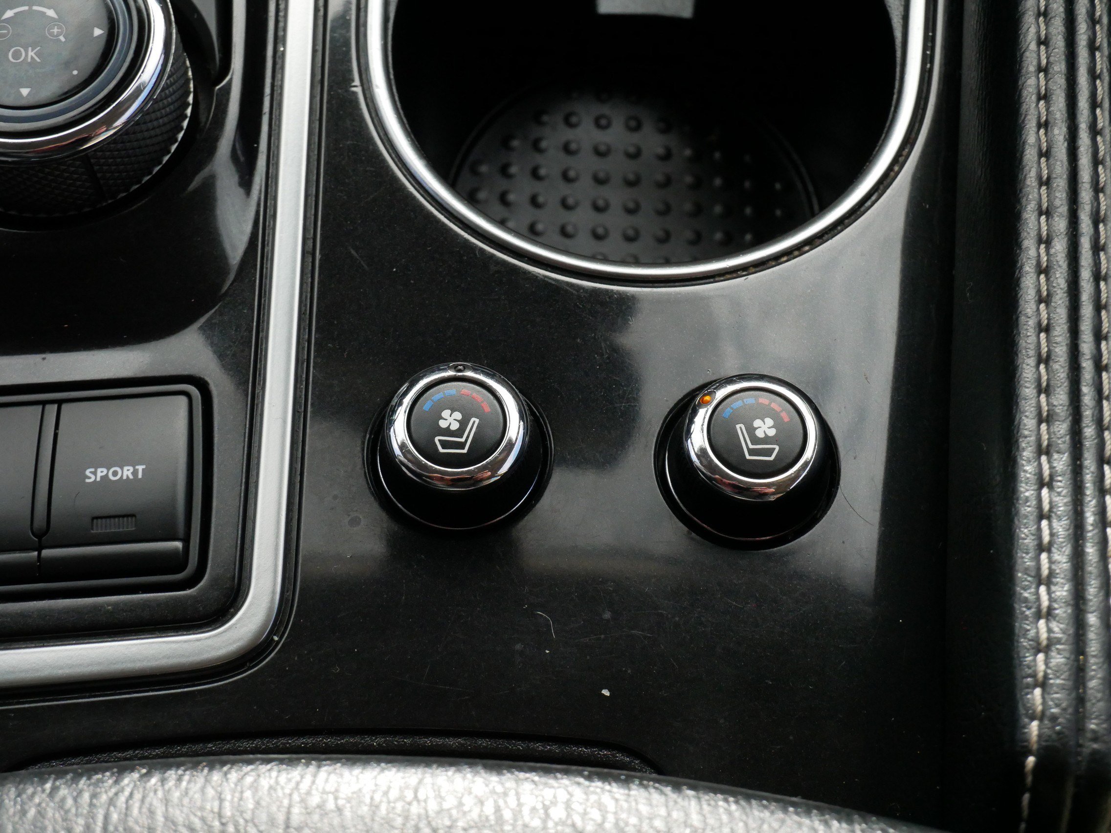 Used 2022 Nissan Maxima Platinum w/ Sport Mat Group FWD image 26