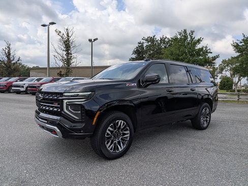 Certified 2025 Chevrolet Suburban Z71 AWD/4WD image 7