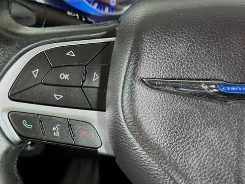 Used 2017 Chrysler 200 LX FWD image 13