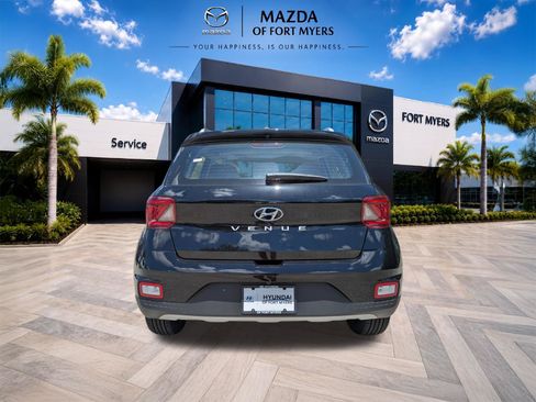 New 2026 Hyundai Venue SEL FWD image 6