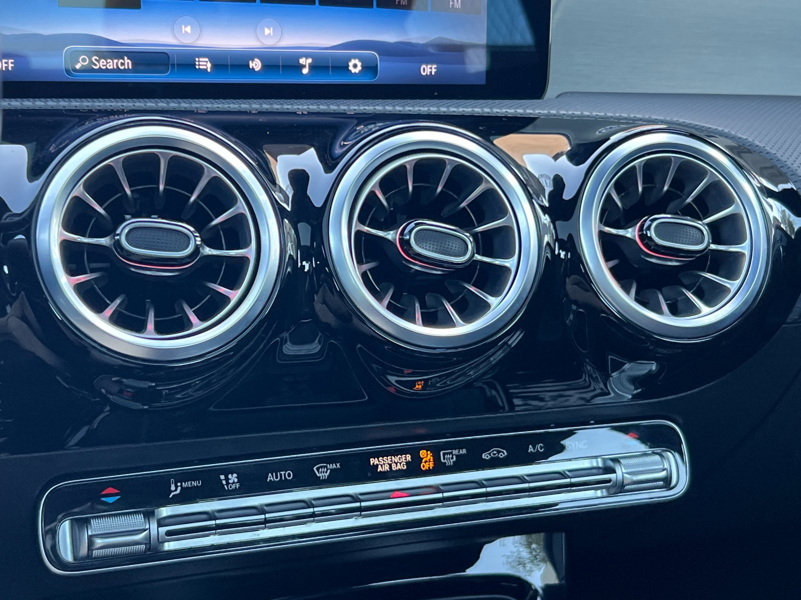 Certified 2025 Mercedes-Benz CLA 250 image 18