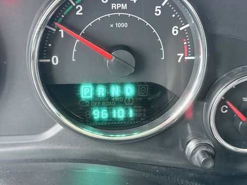 Used 2013 Jeep Wrangler Sport image 13