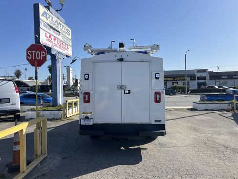 Used 2019 Ford E-350 and Econoline 350 Super Duty w/ Power Windows & Locks Group image 3