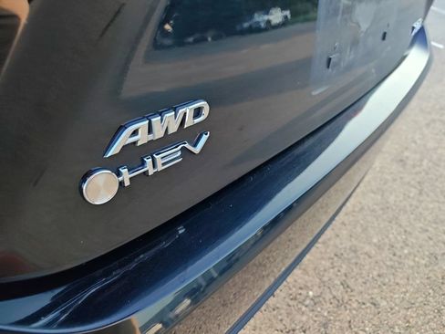 Used 2025 Toyota Camry XLE AWD/4WD image 5