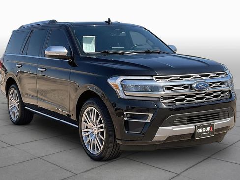 Used 2024 Ford Expedition Platinum AWD/4WD image 3