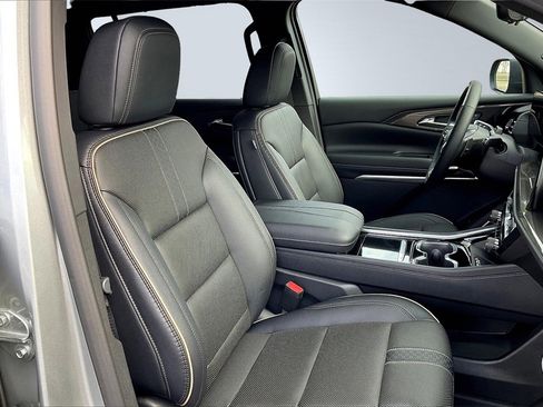 New 2026 Chevrolet Traverse High Country w/ LPO, Floor Liner Package image 11