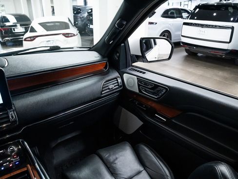 Used 2020 Lincoln Navigator L Reserve w/ Equipment Group 208A Reserve image 11