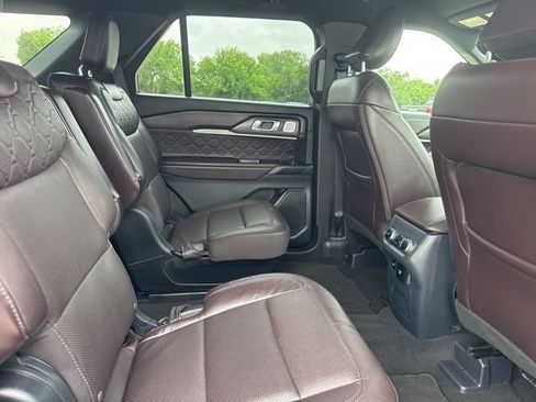 Used 2026 Ford Explorer Platinum w/ LUX Leather Package AWD/4WD image 22