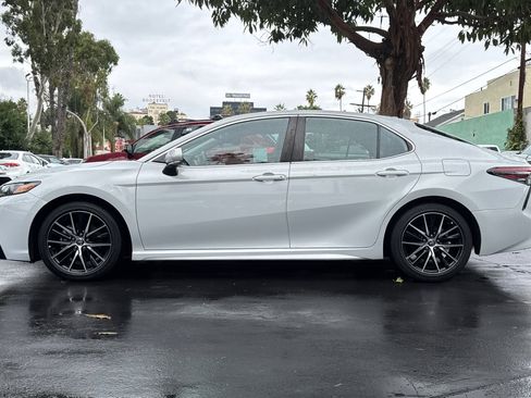 Used 2023 Toyota Camry SE image 7